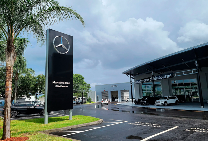 The new 2022 Mercedes GLC design has a facelift and excels in style, interior, and performance compared to the 2021 Mercedes Benz GLC Class