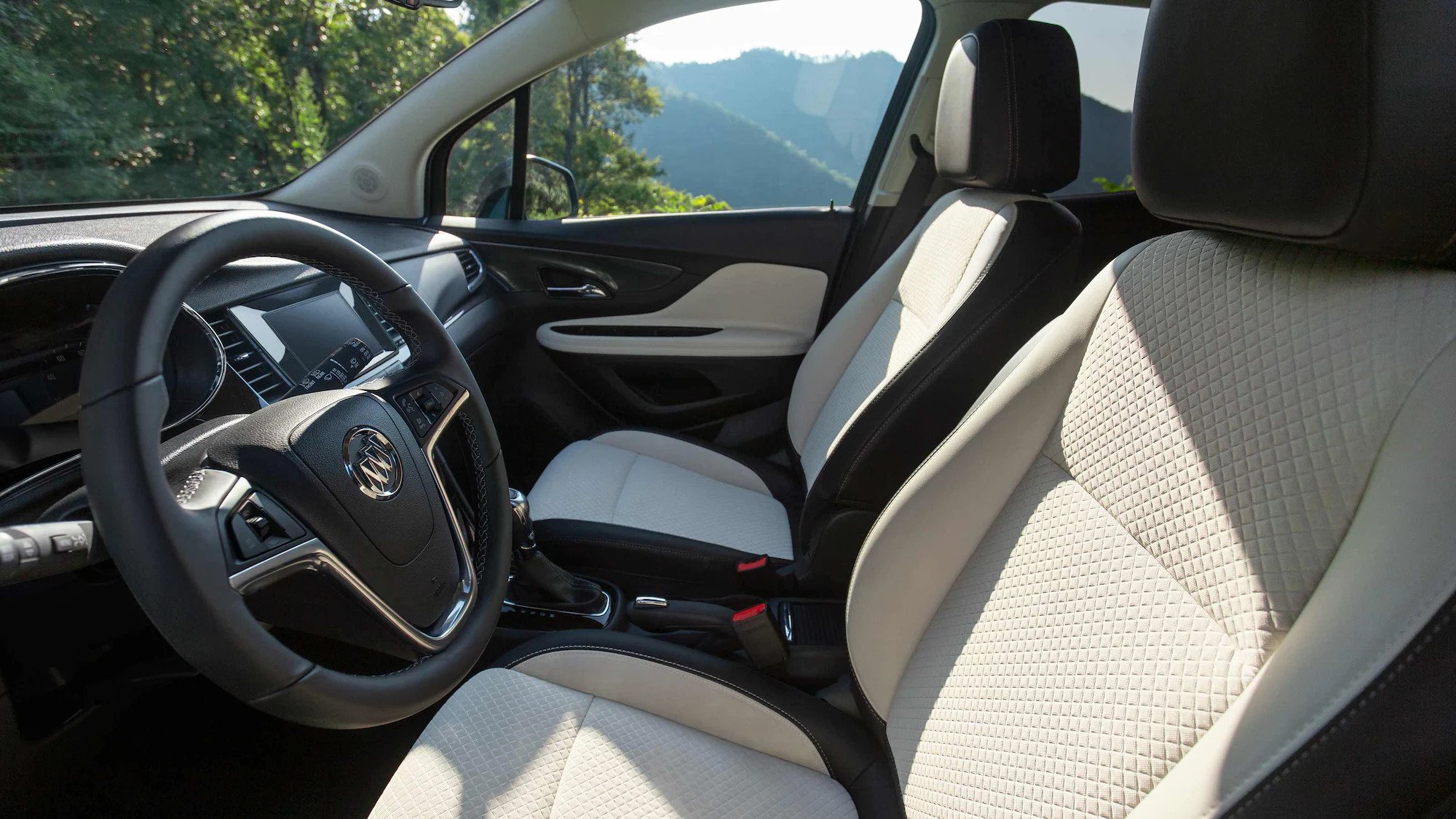 With the flawless design, the Buick Small SUV range offers you all the conveniences you expect and much more. Shop the 2022 Buick Encore range at your local dealership, Courtesy Buick GMC in Louisville, KY.