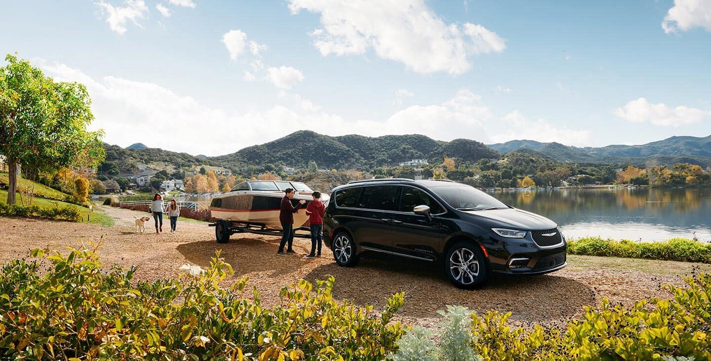 View images of the 2023 Chrysler Pacifica and learn about its features and specifications at Louisville Chrysler Dodge Jeep RAM.