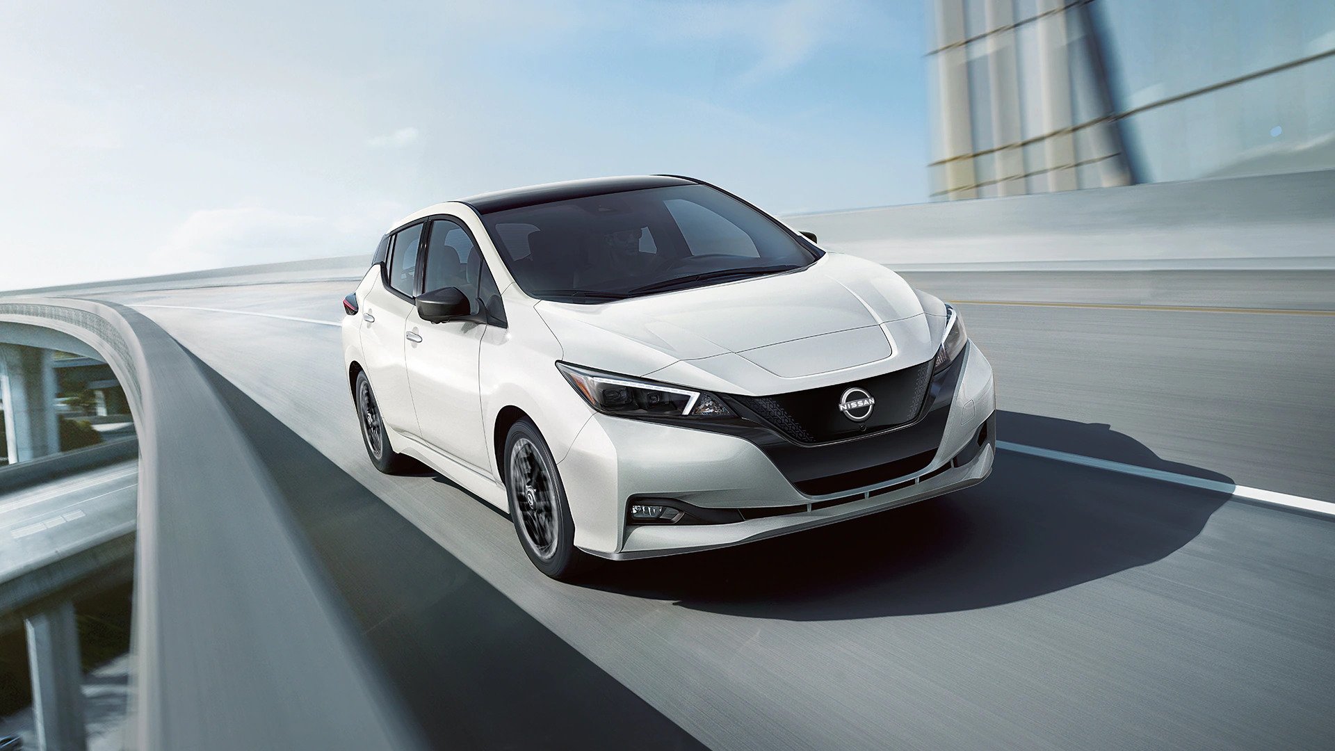 Go further with Nissan's Leaf Range. The new Nissan LEAF has a 60-kWh battery that gives you up to 212 miles on a single charge.