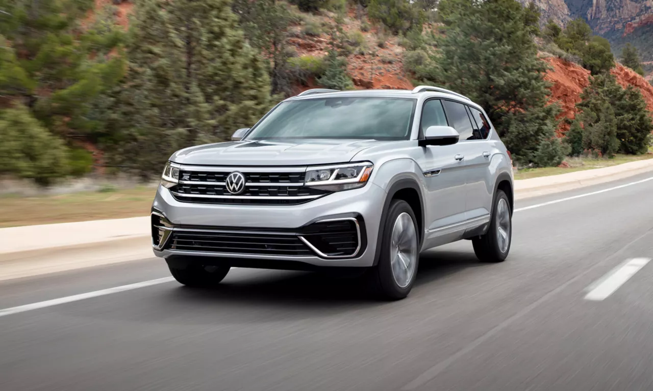 Discover the 2021 Volkswagen Atlas and Atlas Cross Sport for sale at a Volkswagen dealership near you in Merrimack, NH. Visit our state-of-the-art showroom to browse the variety of models and trims available.
