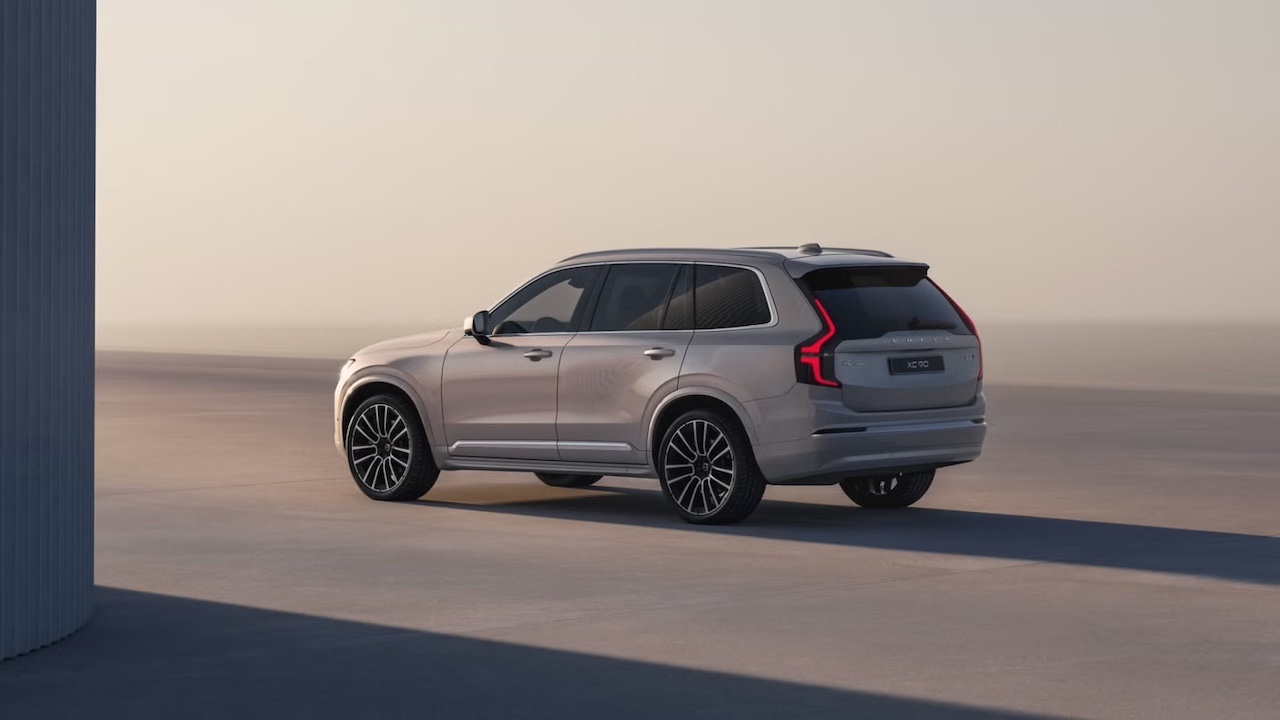 Explore the cost of a new Volvo XC90 and financing options at Volvo Cars of Naples – Affordable Volvo XC90 lease deals.