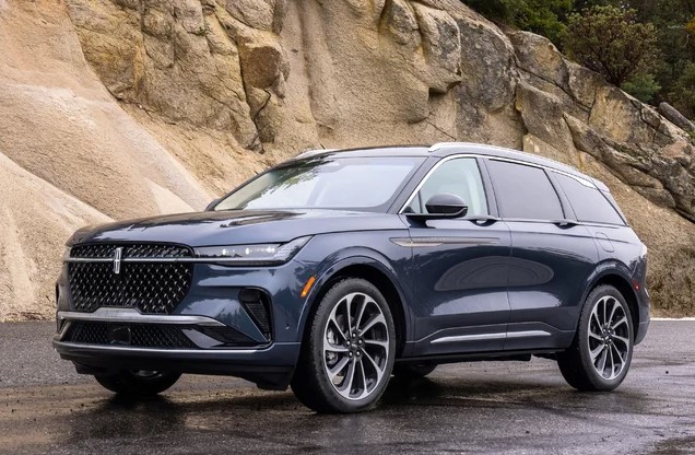 2026 Lincoln Nautilus Hybrid SUV now available for drivers near Gainesville.