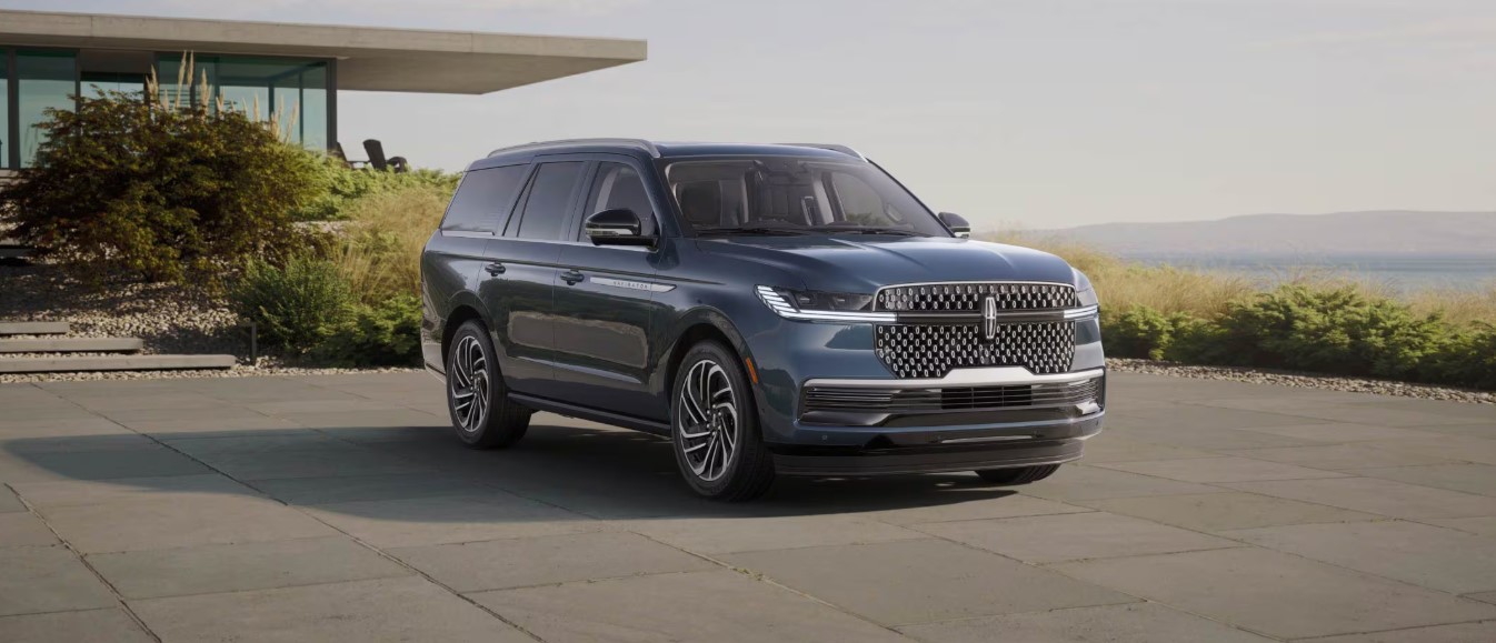 Explore new and pre-owned Lincoln models available near Gainesville.