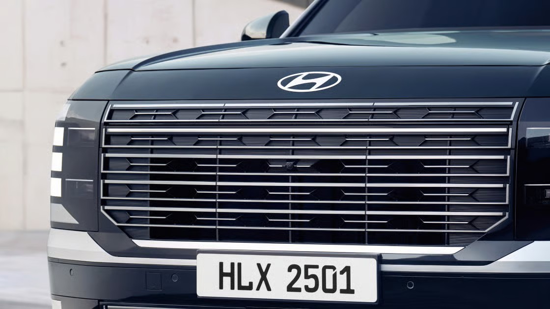 Close-up radiator grille of the 2026 Hyundai Palisade at AutoFair Hyundai of Manchester