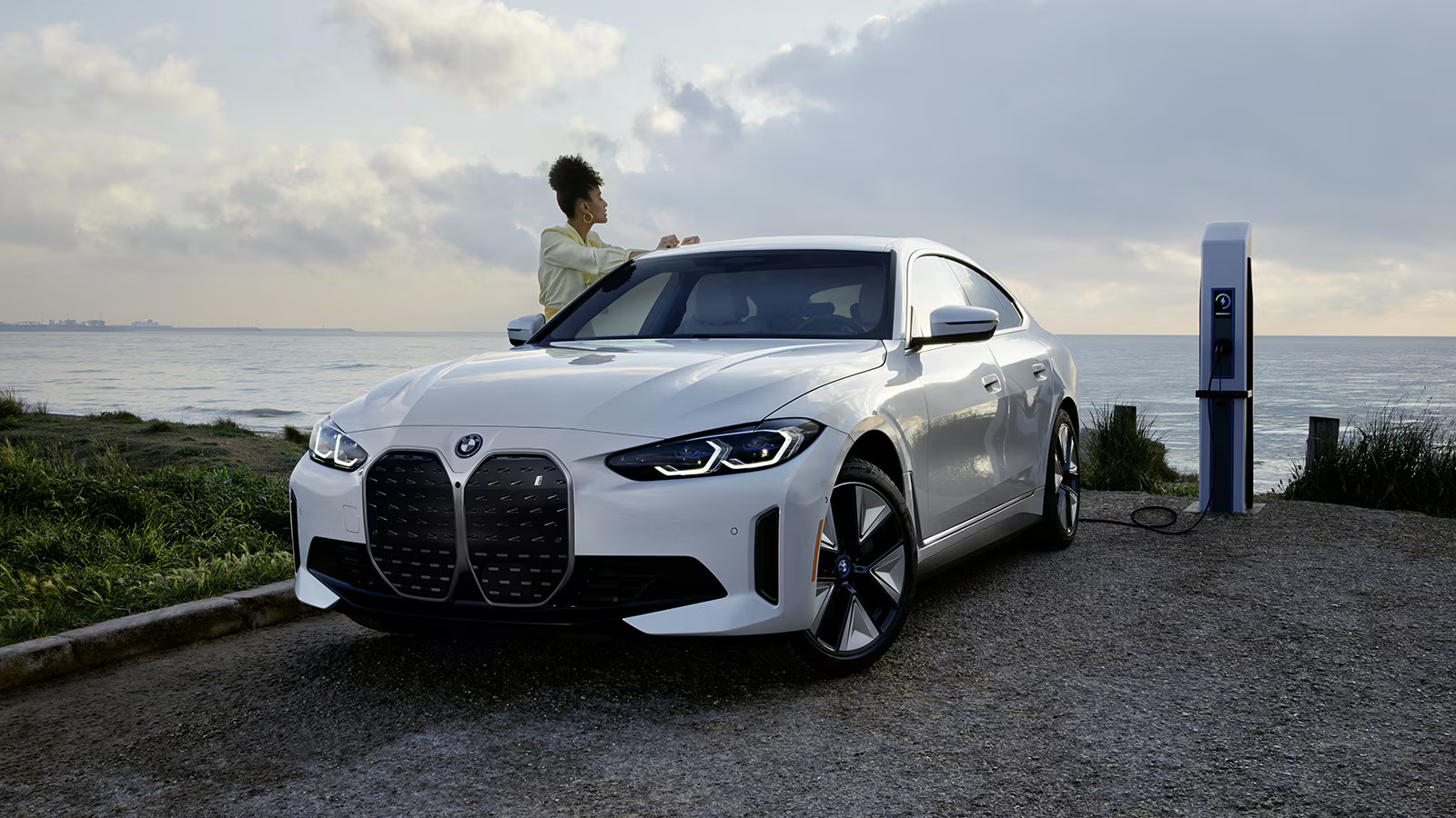 2026 BMW i4, electric Gran Coupe, silicon carbide inverter, longer range, updated interior, M60 xDrive, AWD performance