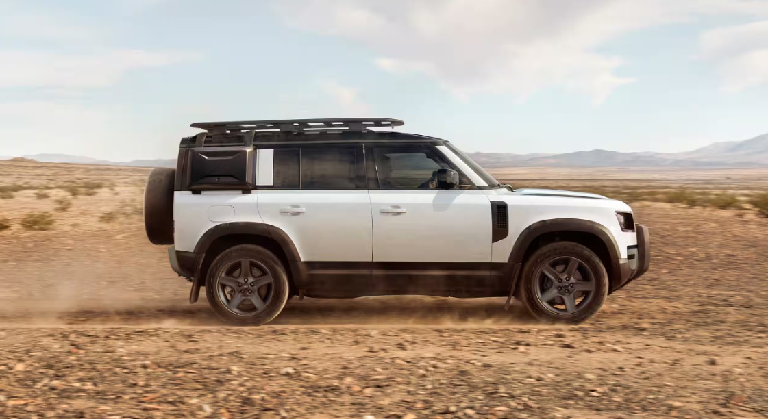 2026 Land Rover luxury vehicles available for drivers near Fort Myers