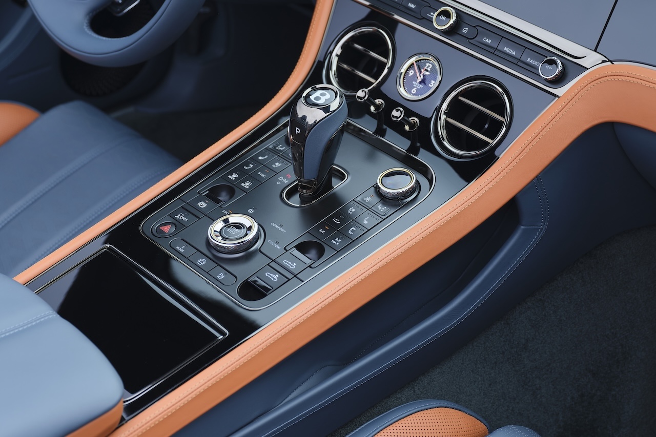 Bentley Continental GTC S center console technology detail