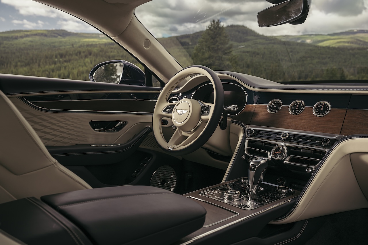 Bentley Flying Spur luxury dashboard technology detail