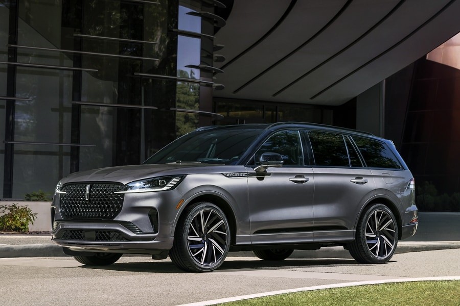 South Florida Lincoln Aviator exterior 2025, Lincoln Aviator 2025 trim comparison, Reserve vs Black Label Lincoln, Lincoln luxury SUV Coconut Creek, Aviator dashboard technology, handcrafted leather Lincoln interior, luxury SUV interior South Florida, Lincoln dealership Coconut Creek, Lincoln Black Label materials, Lincoln of Coconut Creek test drive