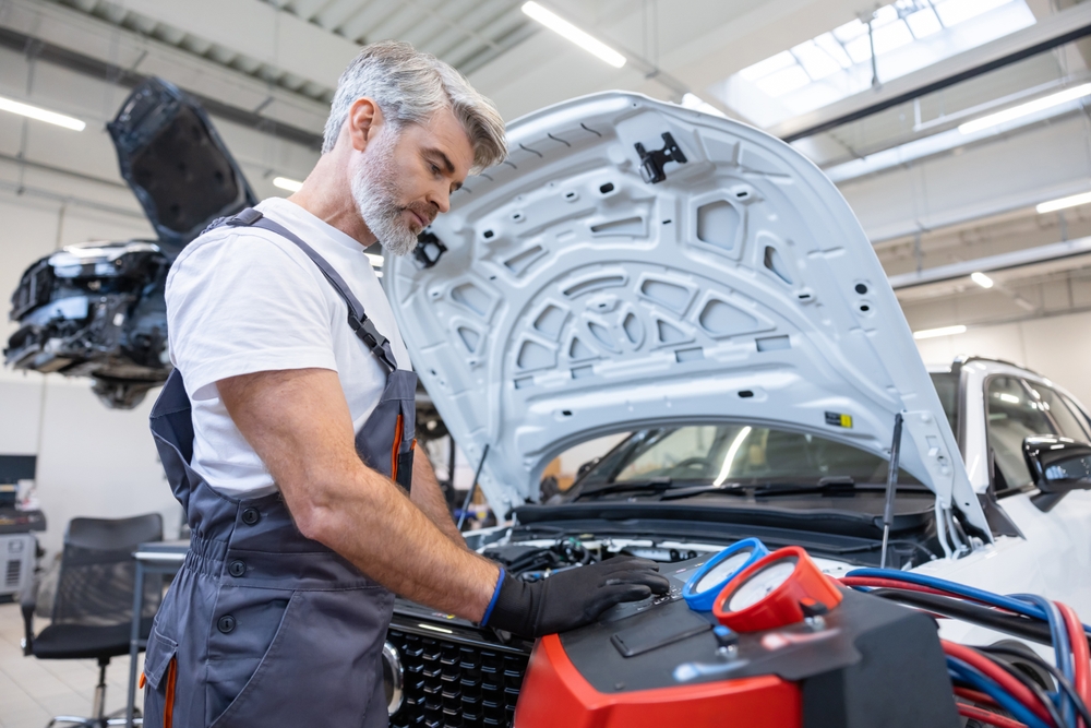 certified Ford technician Athens GA, Ford AC diagnostics, auto AC service Ford dealership, factory-trained Ford mechanic Georgia, Athens Ford Service Center repairs, refrigerant recharge Ford vehicles, AC repair tools and gauges
