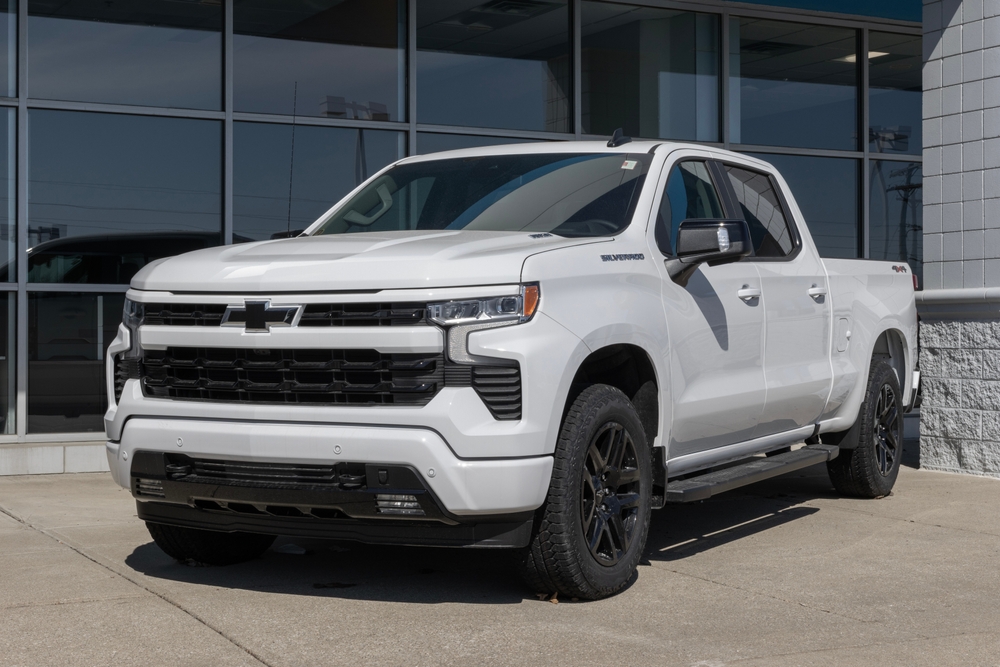 2025 Chevy Silverado white pickup Haverhill MA, Chevrolet Silverado dealership Massachusetts, Silverado vs F-150 comparison, Silverado towing capacity New England, winter trucks for sale MA, Chevy Silverado performance truck Haverhill