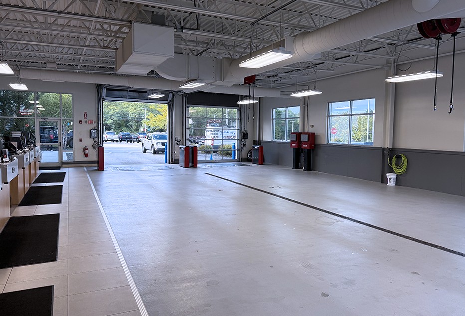 14-foot doors and high-capacity lifts for Super Duty trucks and vans