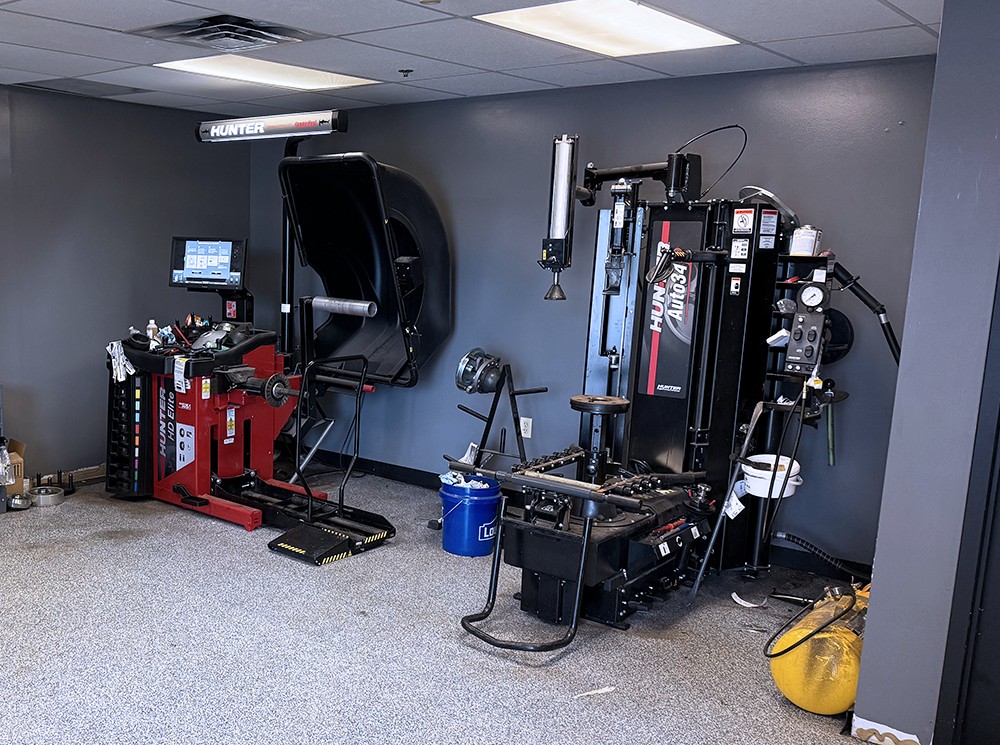 Upfit coordination and calibration for plows, dump bodies, and service racks