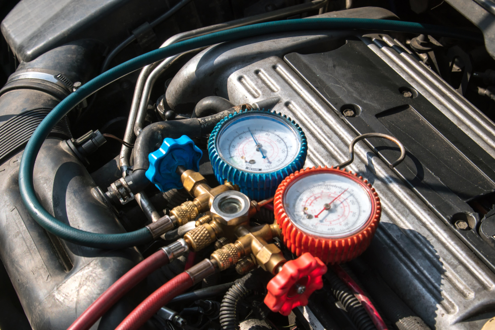 Hyundai AC system gauges Cookeville TN, refrigerant level test Hyundai, pressure check AC system Hyundai Tennessee, Hyundai air conditioning diagnostic equipment, professional AC check Hyundai service Cookeville, certified AC maintenance tools Hyundai