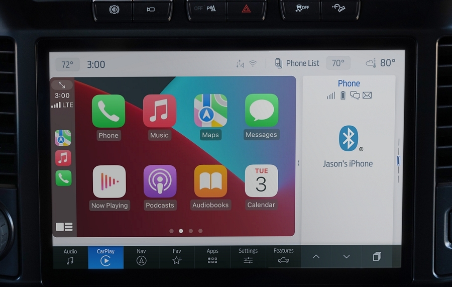 Ford Lincoln of Franklin Apple CarPlay integration, Ford SYNC 4 system Franklin TN, iPhone connected to Ford Bluetooth, Apple CarPlay display on Ford dashboard, Ford SUV infotainment Franklin Tennessee, SYNC troubleshooting Bluetooth connection, Ford service Franklin TN tech update, Ford SYNC system repair Franklin