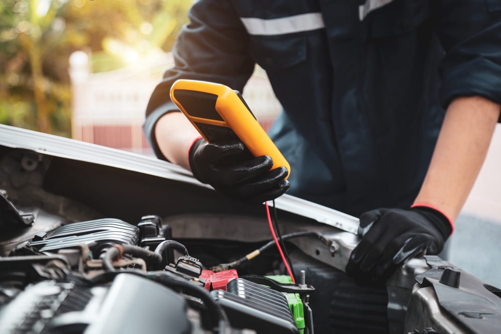 Hyundai battery test service Cookeville TN, certified Hyundai technician testing car battery, Hyundai battery maintenance Tennessee summer heat, Hyundai of Cookeville Service Center, professional battery diagnostic test for Hyundai vehicles, car battery service Upper Cumberland region, Hyundai battery replacement expert technician, Hyundai repair and maintenance Tennessee