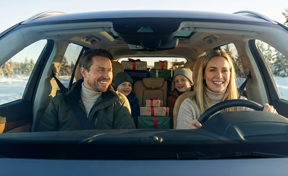 smiling family driving SUV loaded with holiday gifts, safe winter highway trip after Hyundai coolant flush, happy parents and kids enjoying warm cabin, reliable Hyundai holiday travel from Cookeville TN to Nashville Crossville Knoxville, peace of mind from proper antifreeze protection, Hyundai of Cookeville service keeps engine protected, winter road trip in Tennessee