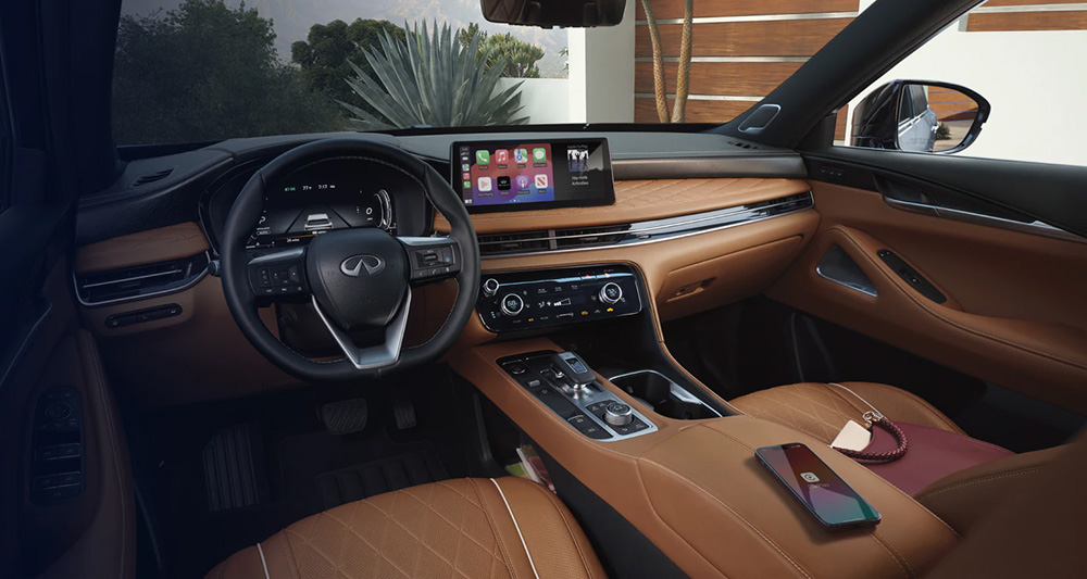 INFINITI InTouch and Connect dashboard interface for Orlando drivers