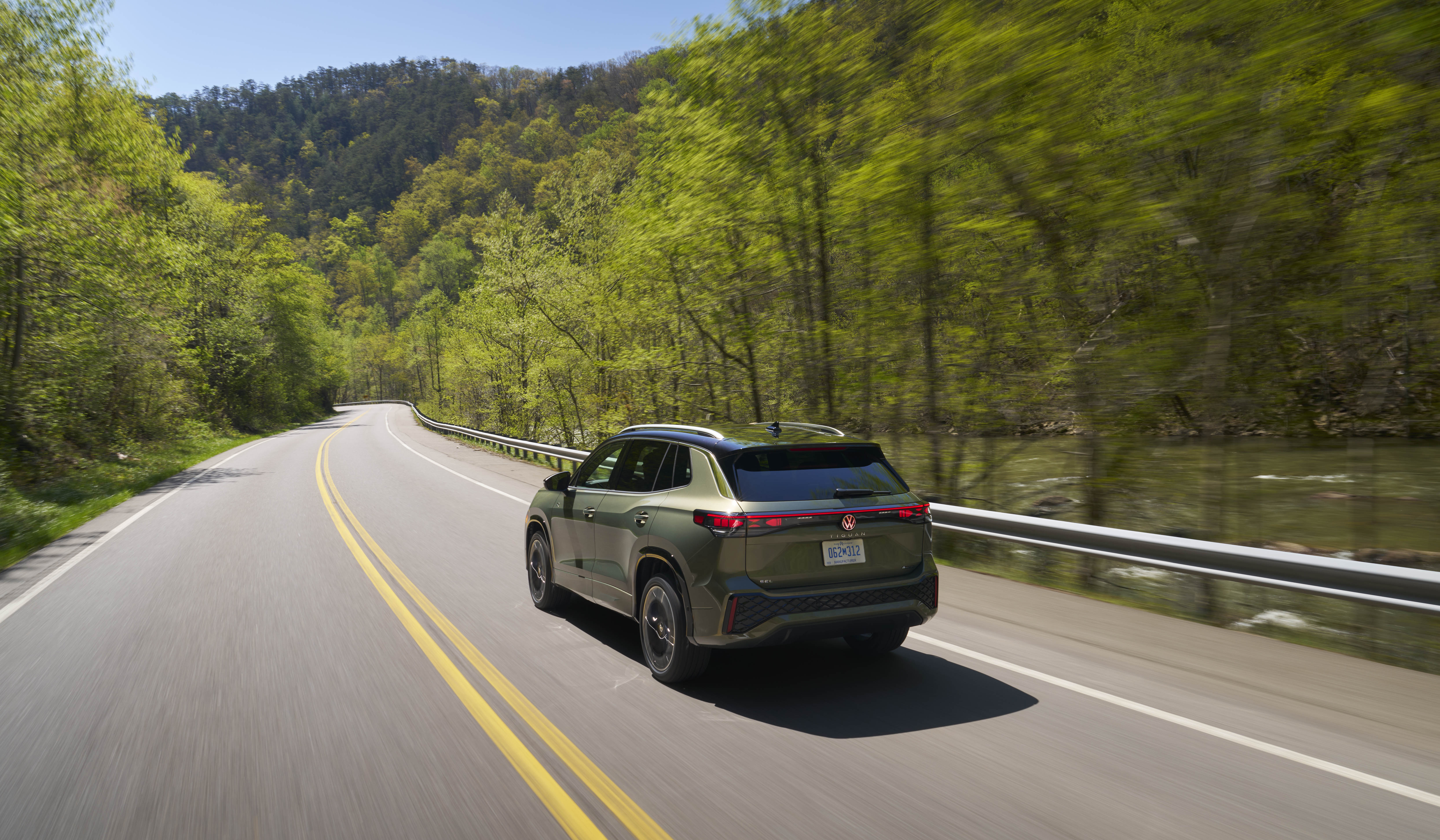 2025 Volkswagen Tiguan striking design elements, Tiguan SUVs for sale, Charlotte, NC