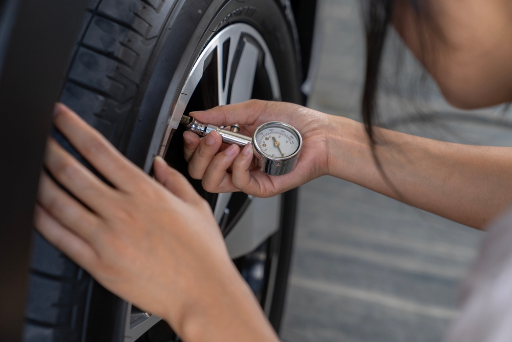 check tire pressure McDonough Nissan, Nissan Altima PSI level, school commute tire prep McDonough GA, family tire check Henry County Georgia, Nissan safety inspection tires McDonough