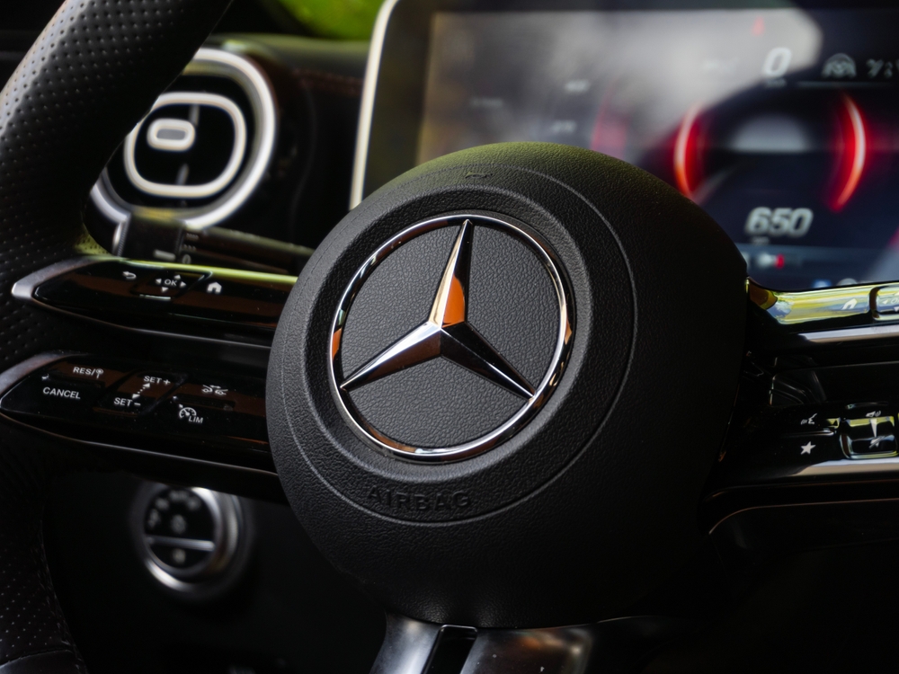 Mercedes-Benz steering wheel and digital dashboard, Mercedes dashboard warning lights, key not detected message, Mercedes service Dayton OH, Mercedes digital key support, Mercedes-Benz E-Class dashboard features, Mercedes-Benz of Dayton diagnostics