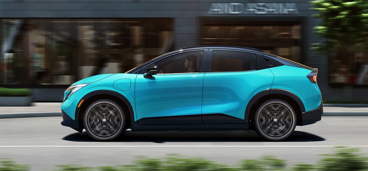 Nissan Leaf driving in city, Gainesville FL EV efficiency tips, maximize Leaf range in Florida heat, air-cooled battery care, steady highway speed, eco mode driving, Gainesville Nissan electric vehicle service