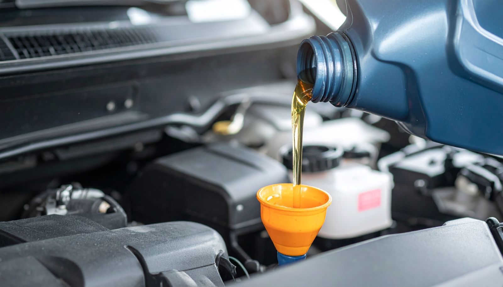 Nissan oil and filter change service in Nashville TN