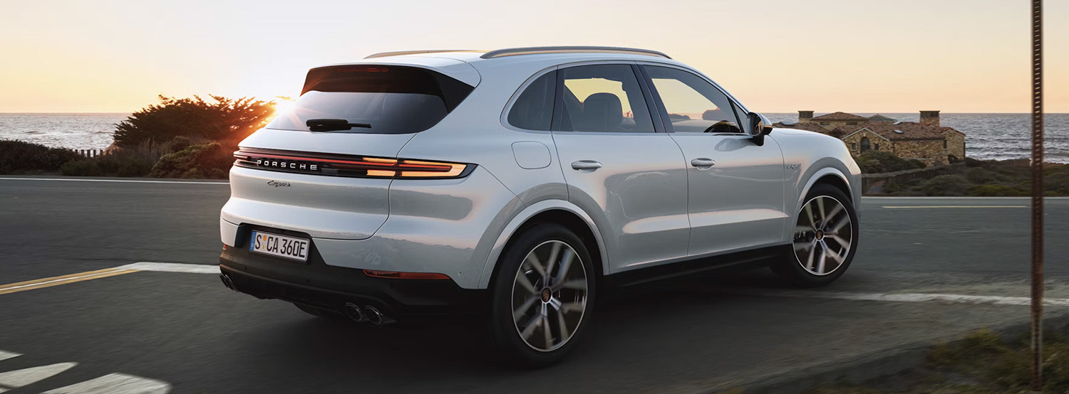 2025 Porsche Cayenne Hybrid, advanced e-hybrid powertrain, luxury SUV, Porsche hybrid, high-performance hybrid, breakthrough EV technology, luxury interior, Porsche engineering, Car and Driver Editor's Choice, eco-friendly performance, sporty dynamics, premium automotive design, electric hybrid innovation