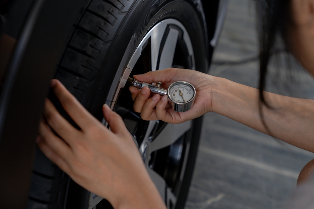 Toyota tire pressure check Knoxville TN, winter TPMS service, Toyota-approved tires, cold weather PSI drop, tire inflation Knoxville Toyota, improve traction on icy bridges, Knoxville Tennessee winter tire service, all-season tire maintenance, Toyota service specials Knoxville, safe winter driving tips